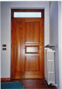 Ingresso a 2 ante asimmetriche + sopraluce
